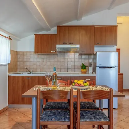 Apartment 2 Bedroom Beautiful In