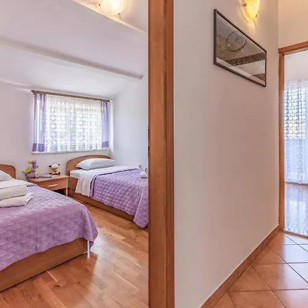 2 Bedroom Beautiful In *