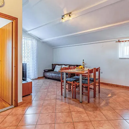 Apartment 2 Bedroom Beautiful In