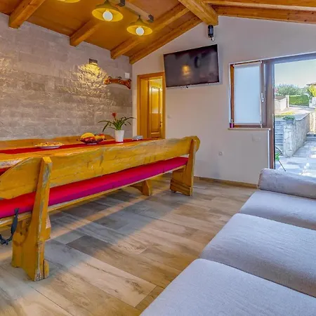 2 Bedroom Beautiful In