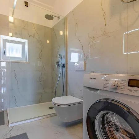 2 Bedroom Beautiful In *