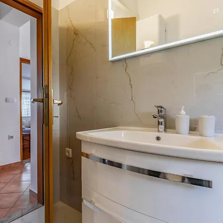 2 Bedroom Beautiful In