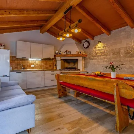 2 Bedroom Awesome In Apartman *